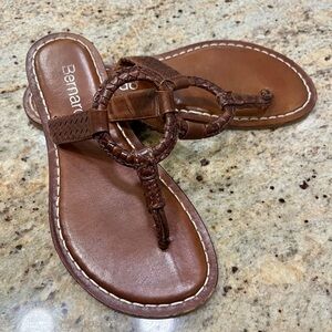Bernardo Brown Woven Leather Matrix Sandals; size 8